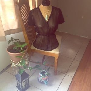 “Banana Republic” Short Sleeve Sheer Button Down